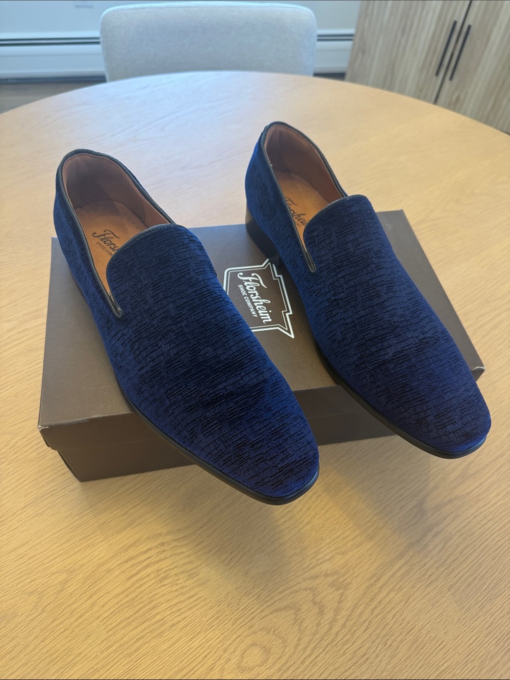 Florsheim Blue Textured Venetian style slip-on loafer. Size 11